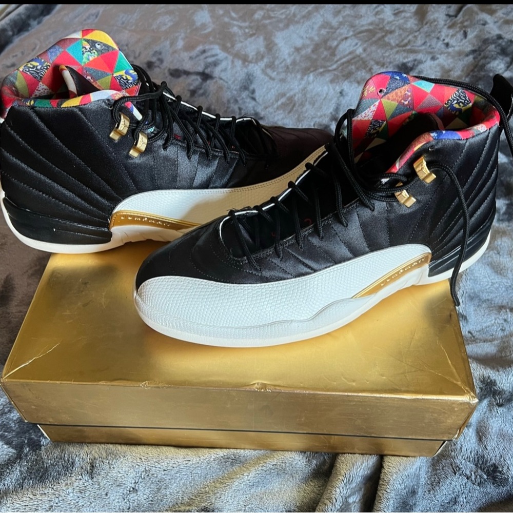 Tried on to big worn once